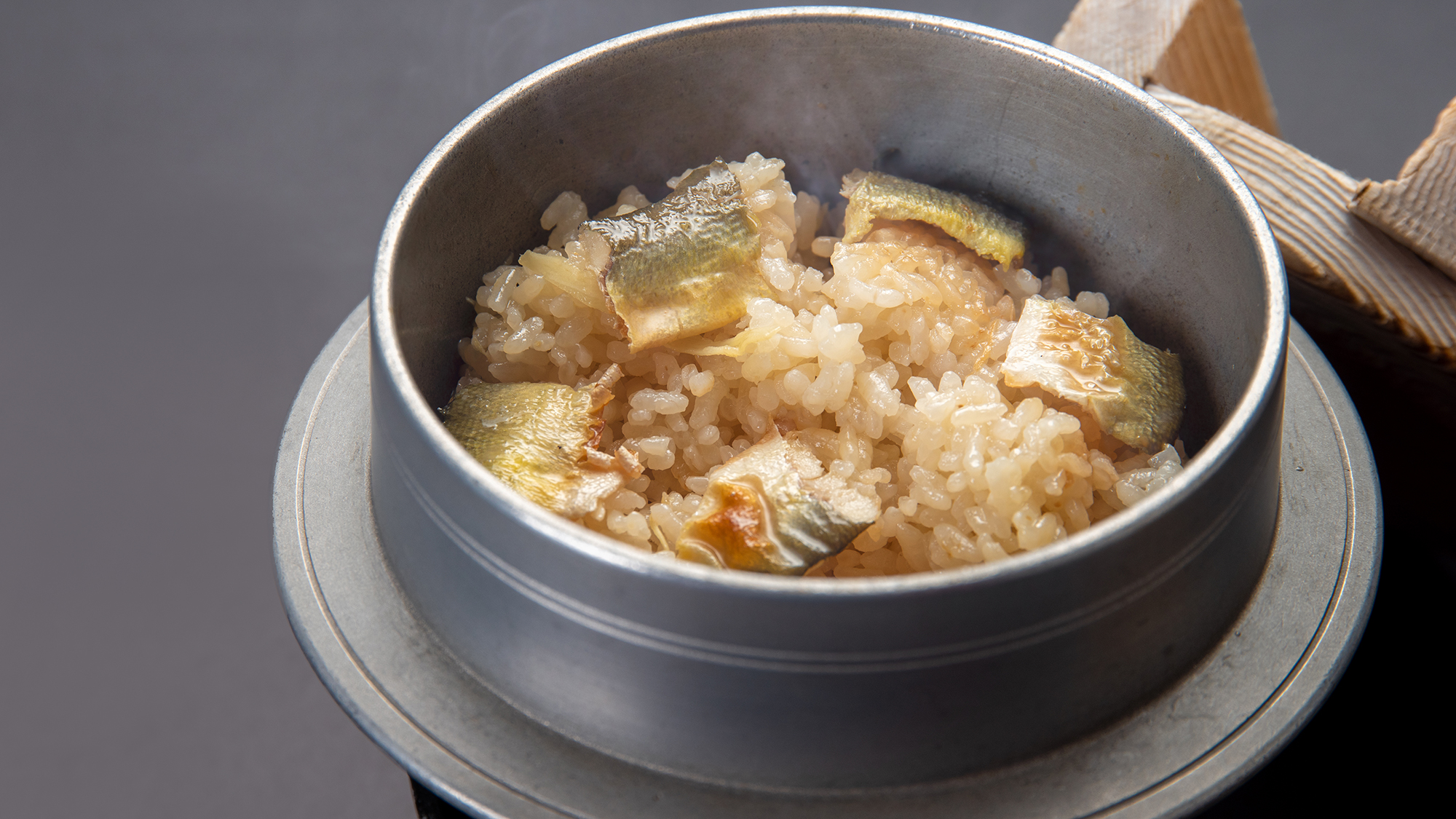 【夕食一例】夏季限定・天然鮎づくし会席（鮎姿釜めし）