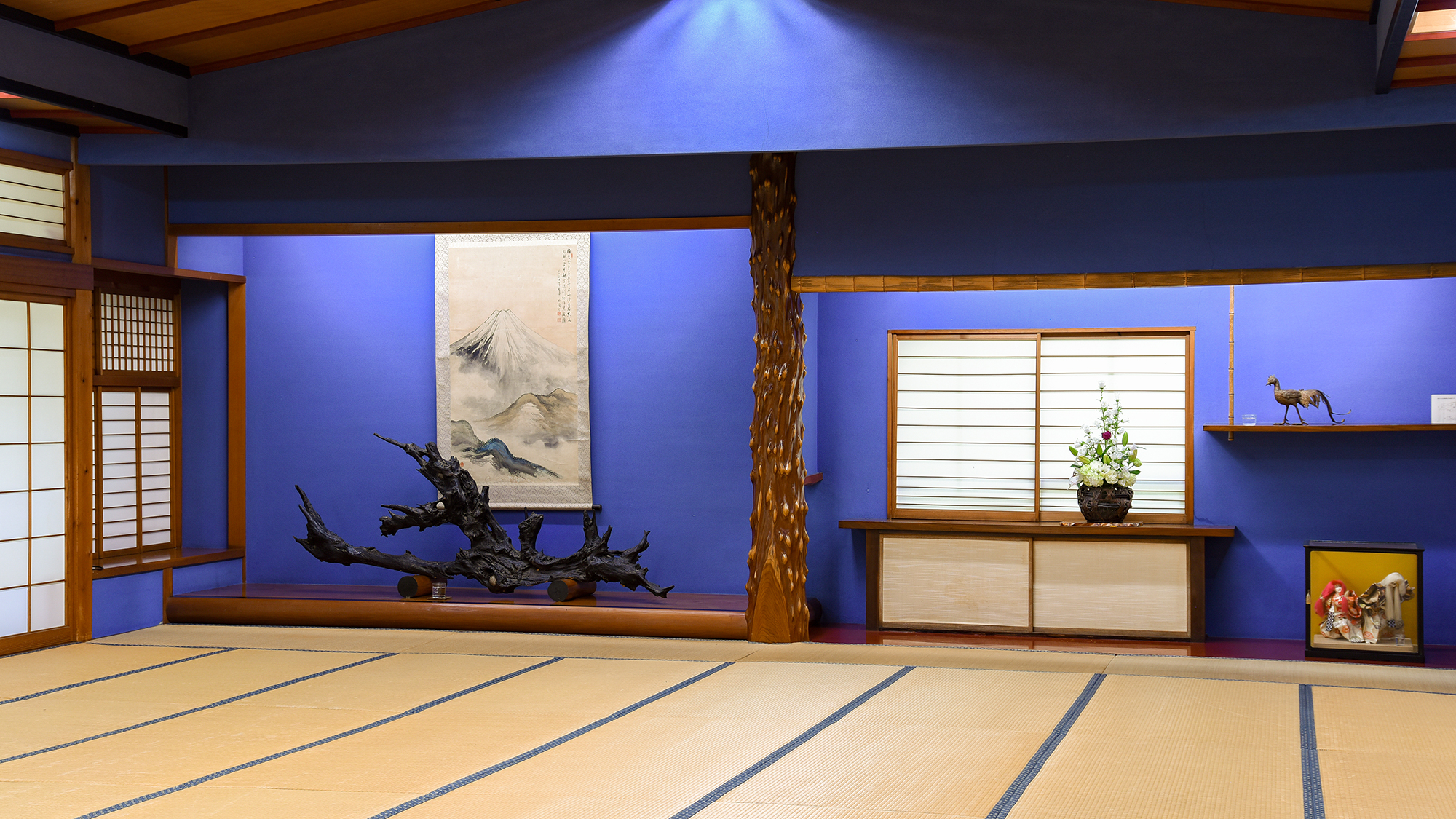 【館内│大広間・臥竜】臥竜の名にふさわしい床の間のあしらい