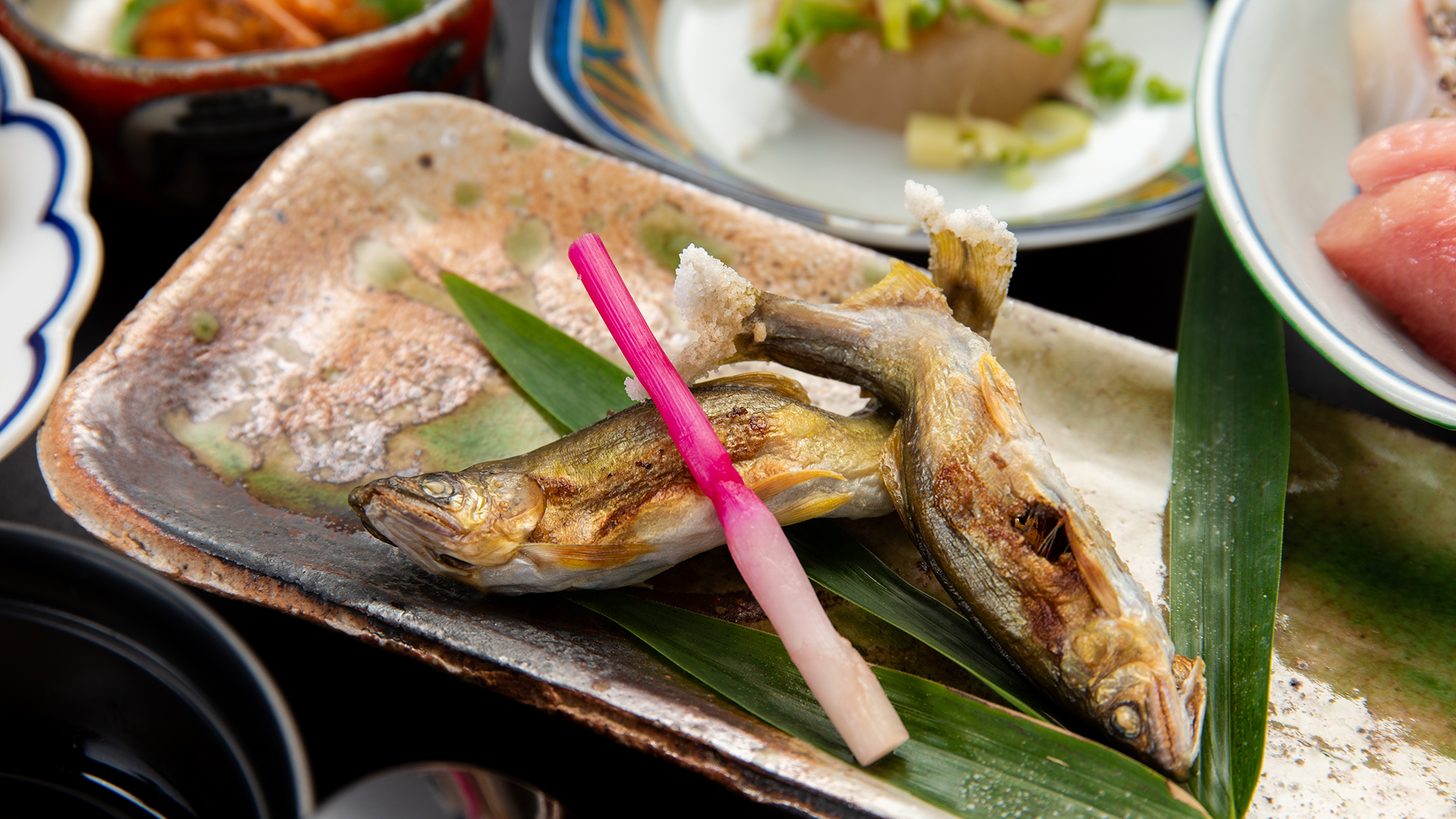 【夕食一例】季節の山海おまかせ会席（川魚の塩焼き）