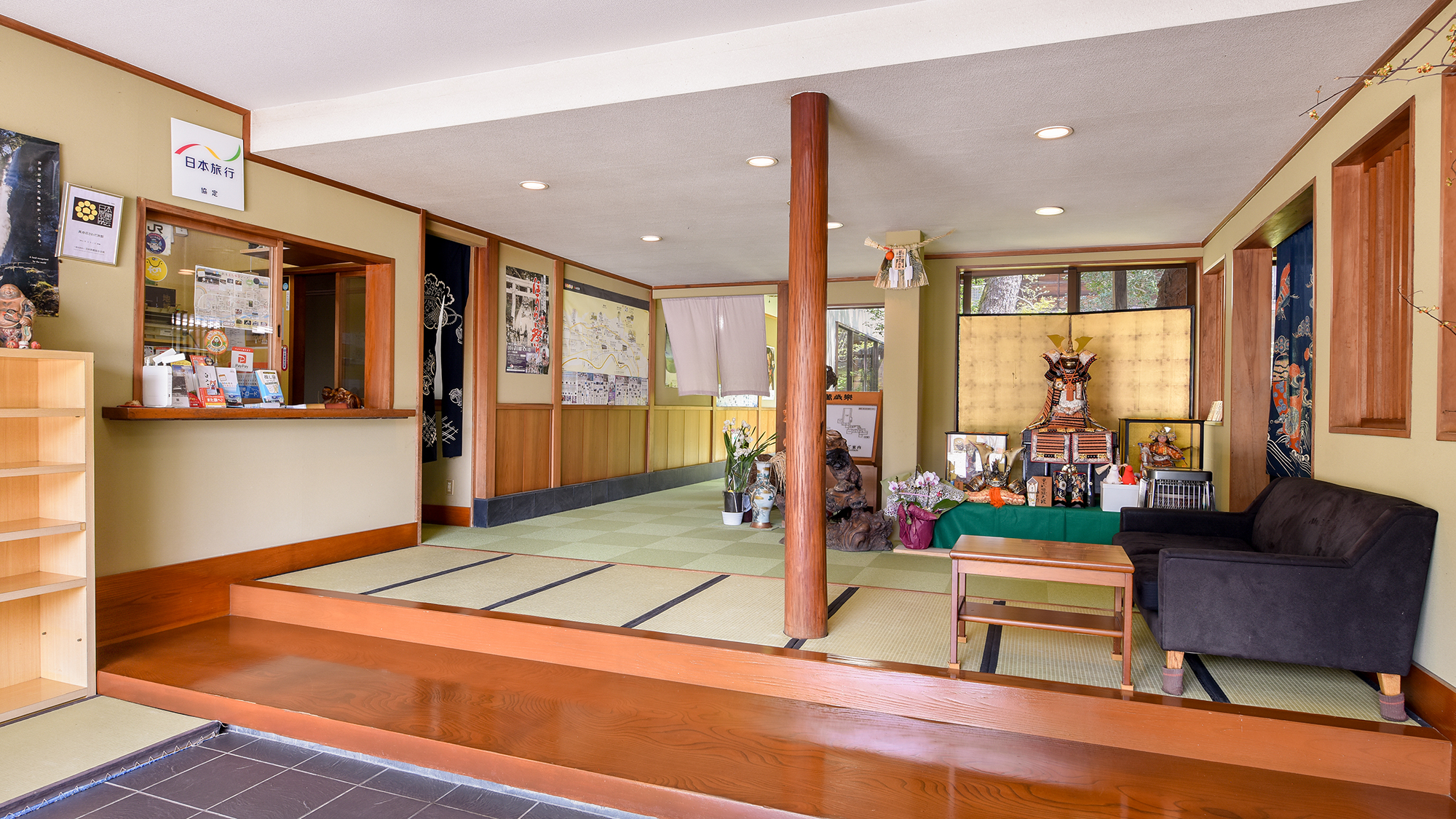 【館内│フロント】各種ご用命、周辺観光などにつてもお気軽にお問い合わせください