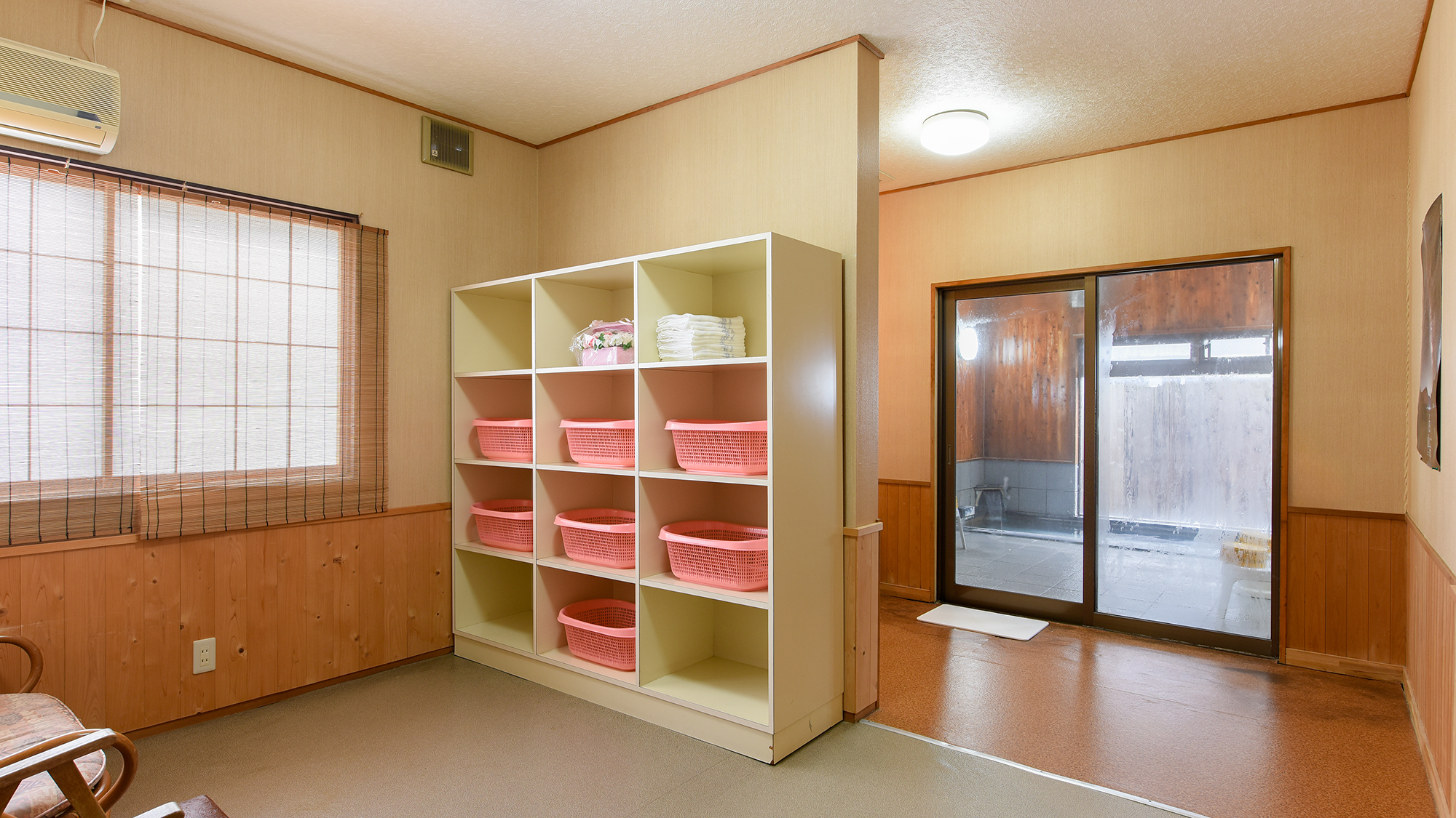 【大浴場│脱衣場】いつでも快適にご利用いただけるよう清潔を心がけております