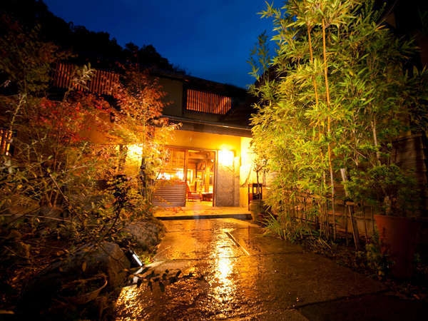 【期間限定】 《本日は温泉日和》 露天・サウナで整い 彩り夕食を愉しむ 二食付きプラン