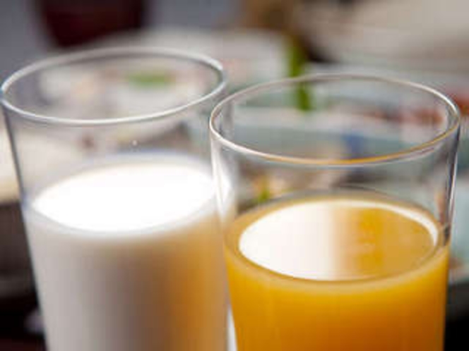 【朝食】フレッシュミルク＆ジュース