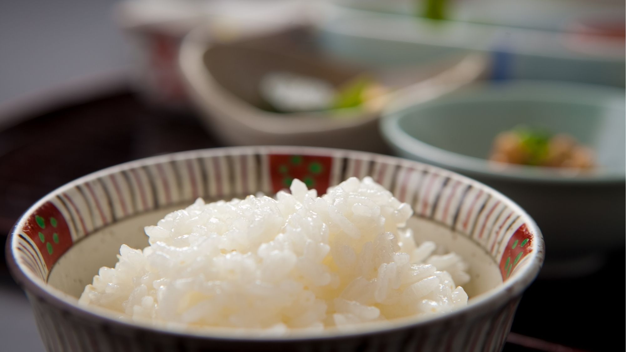 朝は炊き立て白米をご堪能ください