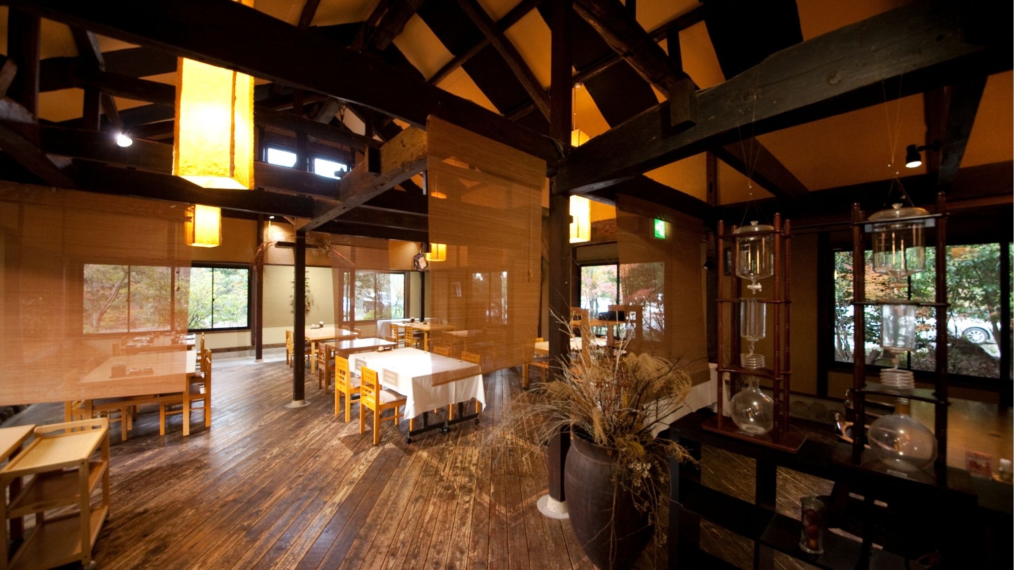 【食事処】お料理は料理長自慢の地元の食材