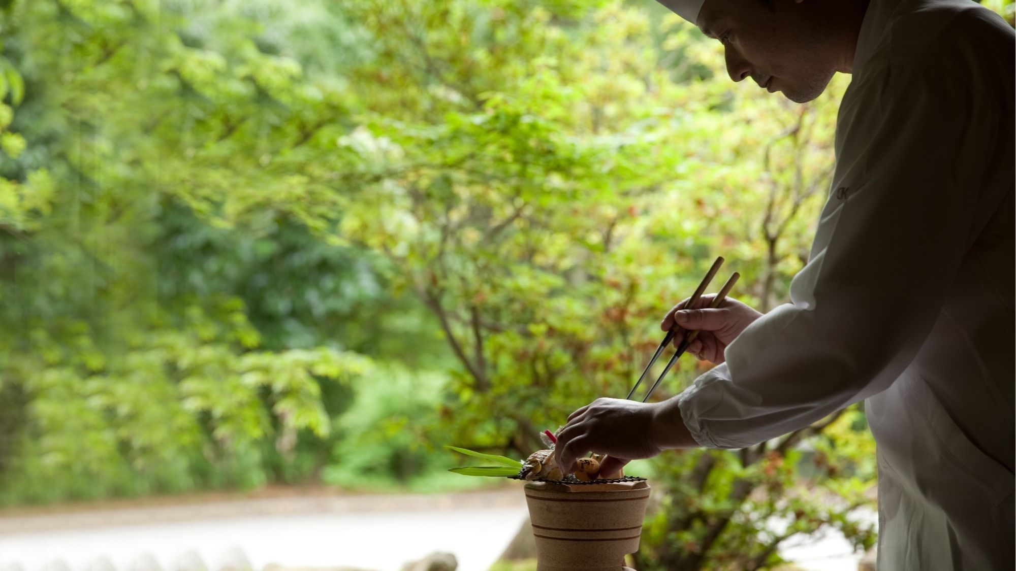 料理長が心を込めてお届けします。