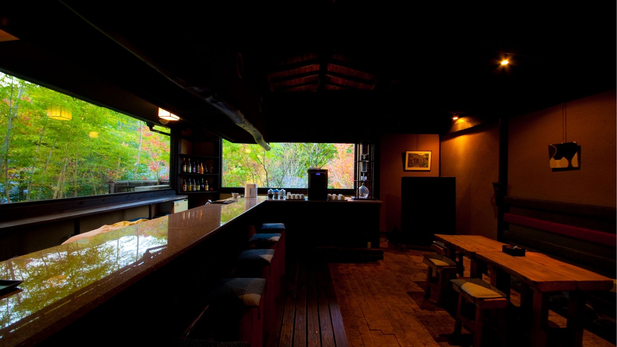 【ギャラリー　ザリ】大人の隠れ家