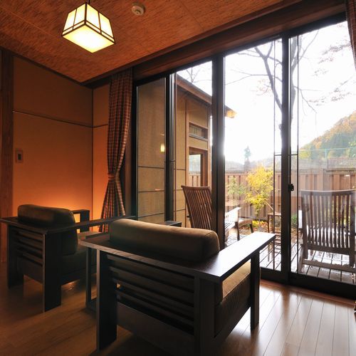 The living room of "Hanamomo"