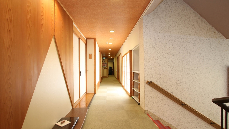 2階廊下は各部屋に繋がる通路になっています。
