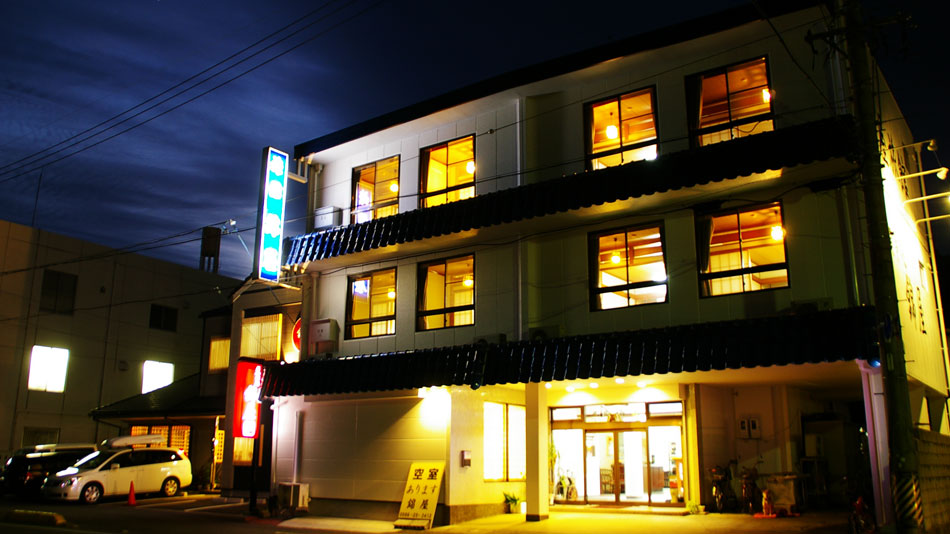 近鉄・中之郷駅まで徒歩1分の旅館・錦屋 
