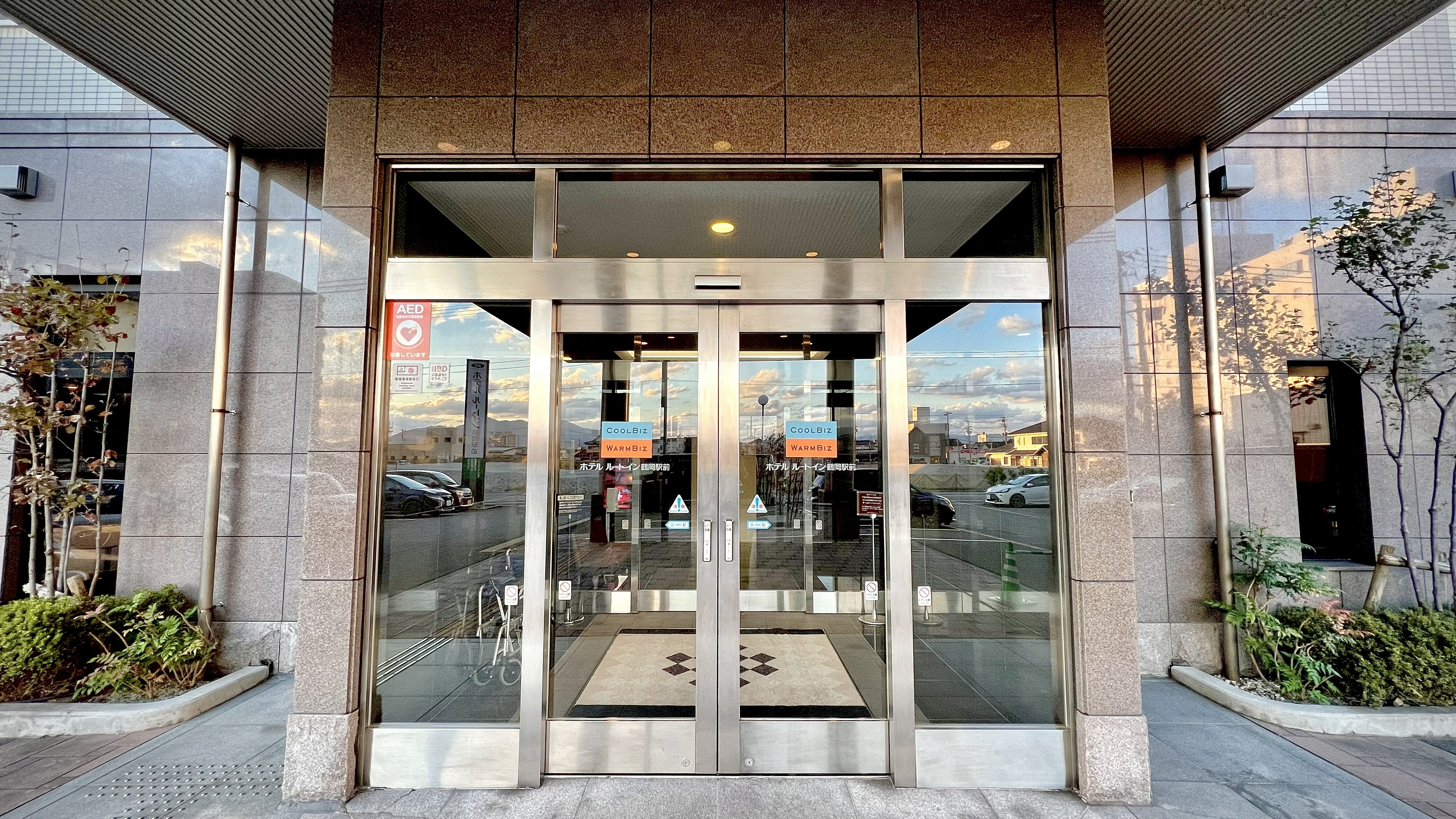 【外観】正面玄関①