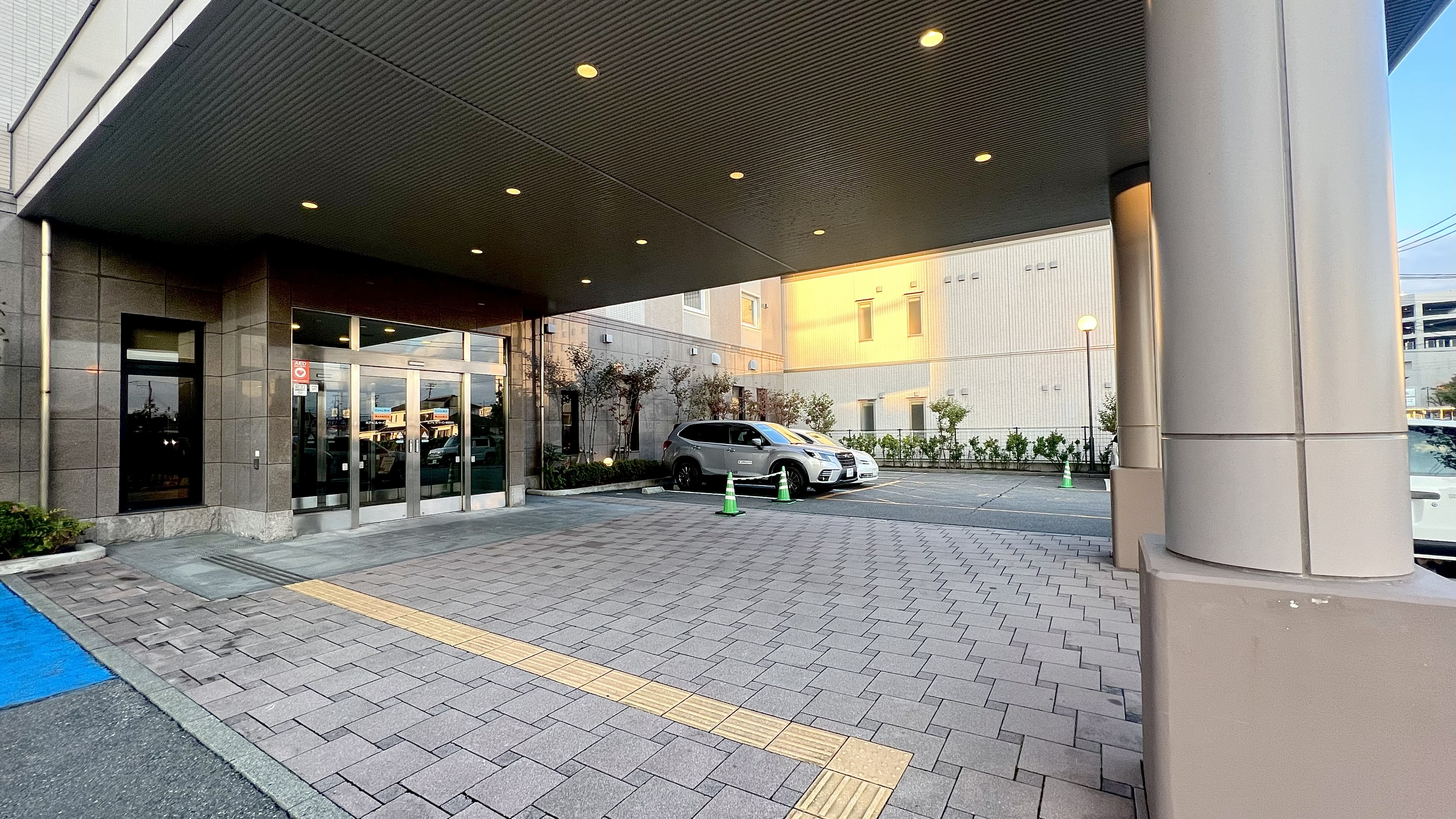 【外観】正面玄関②