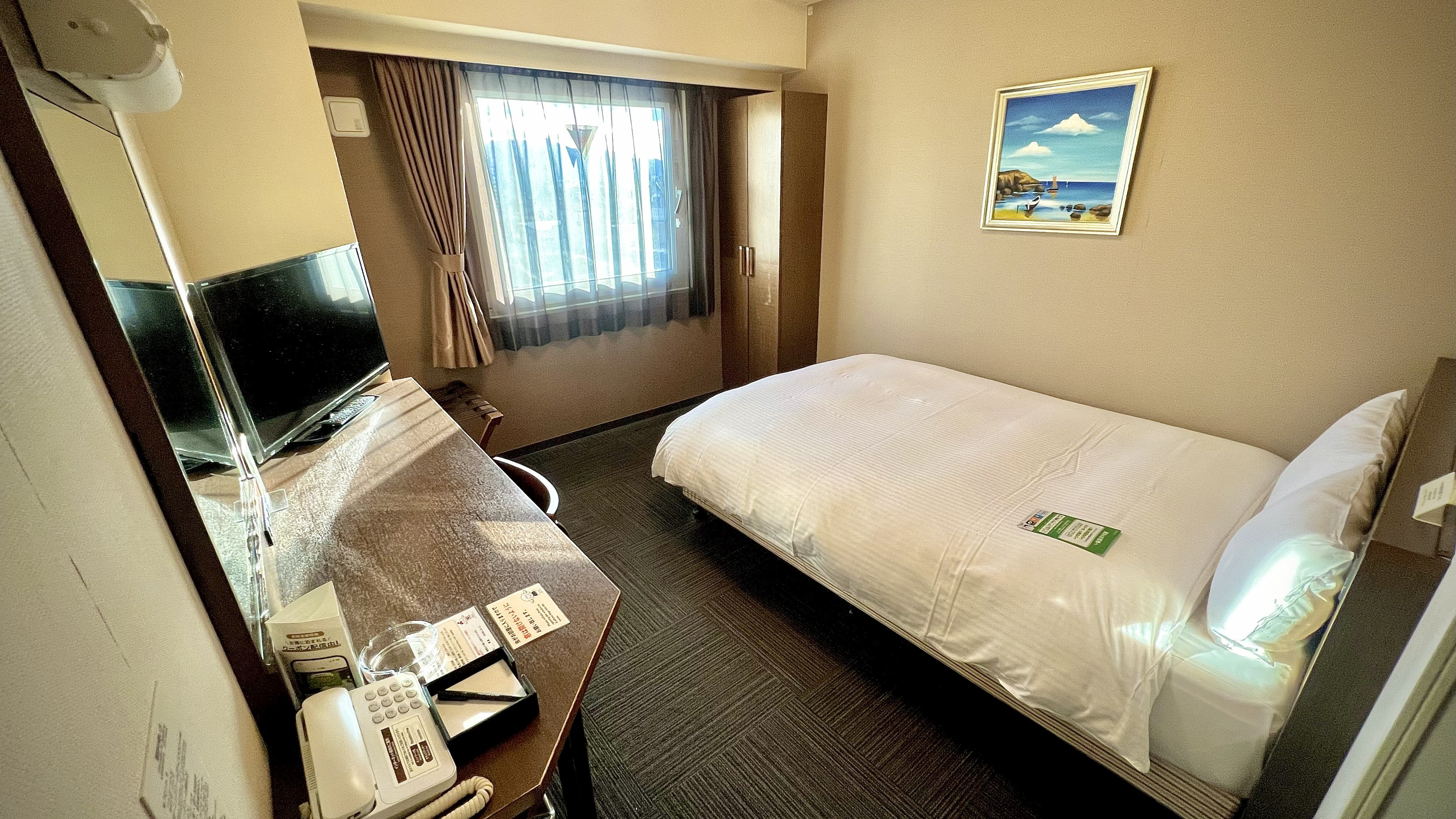 【客室】セミダブルルーム①