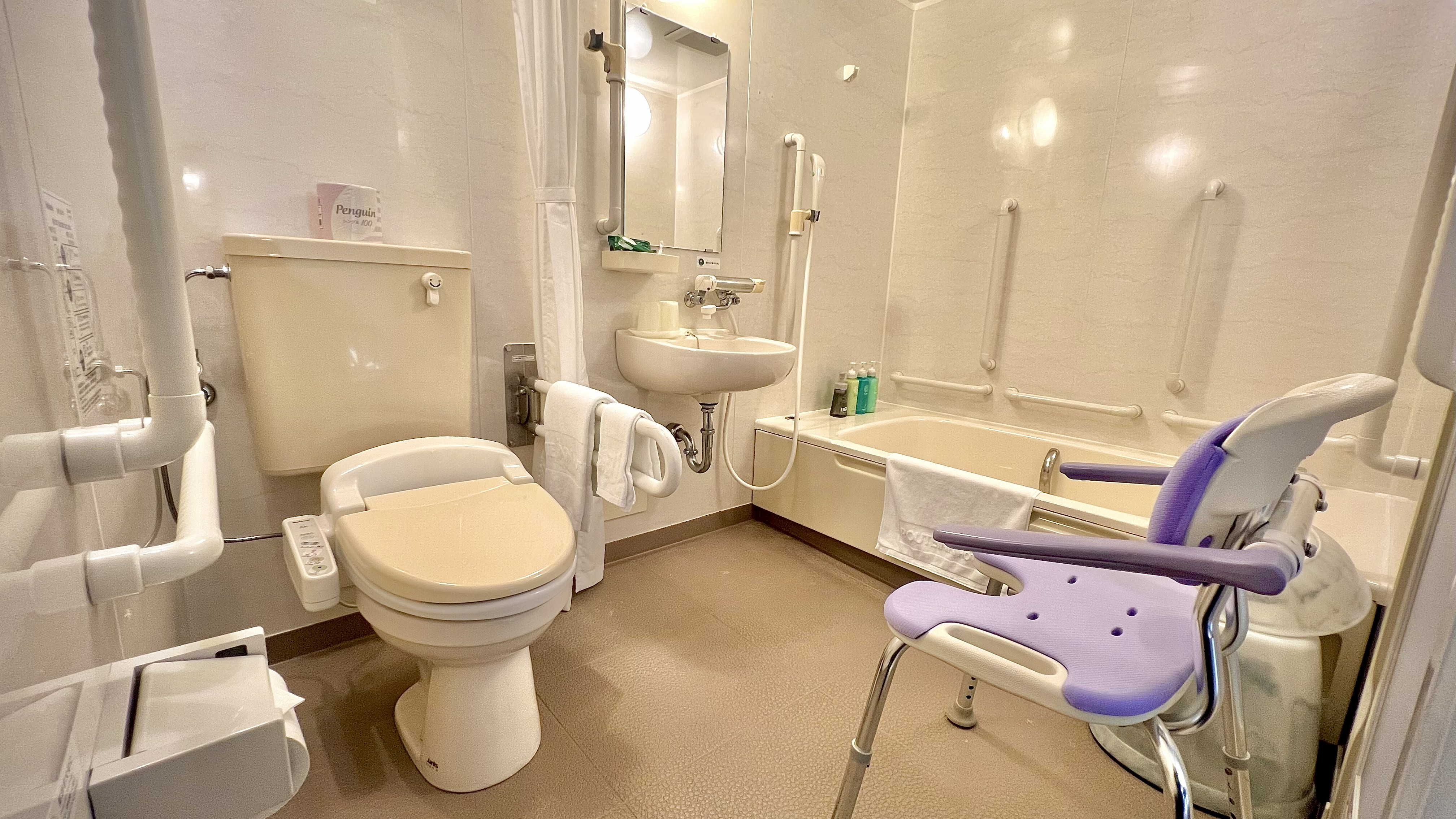 【客室】バリアフリールーム　ユニットバス