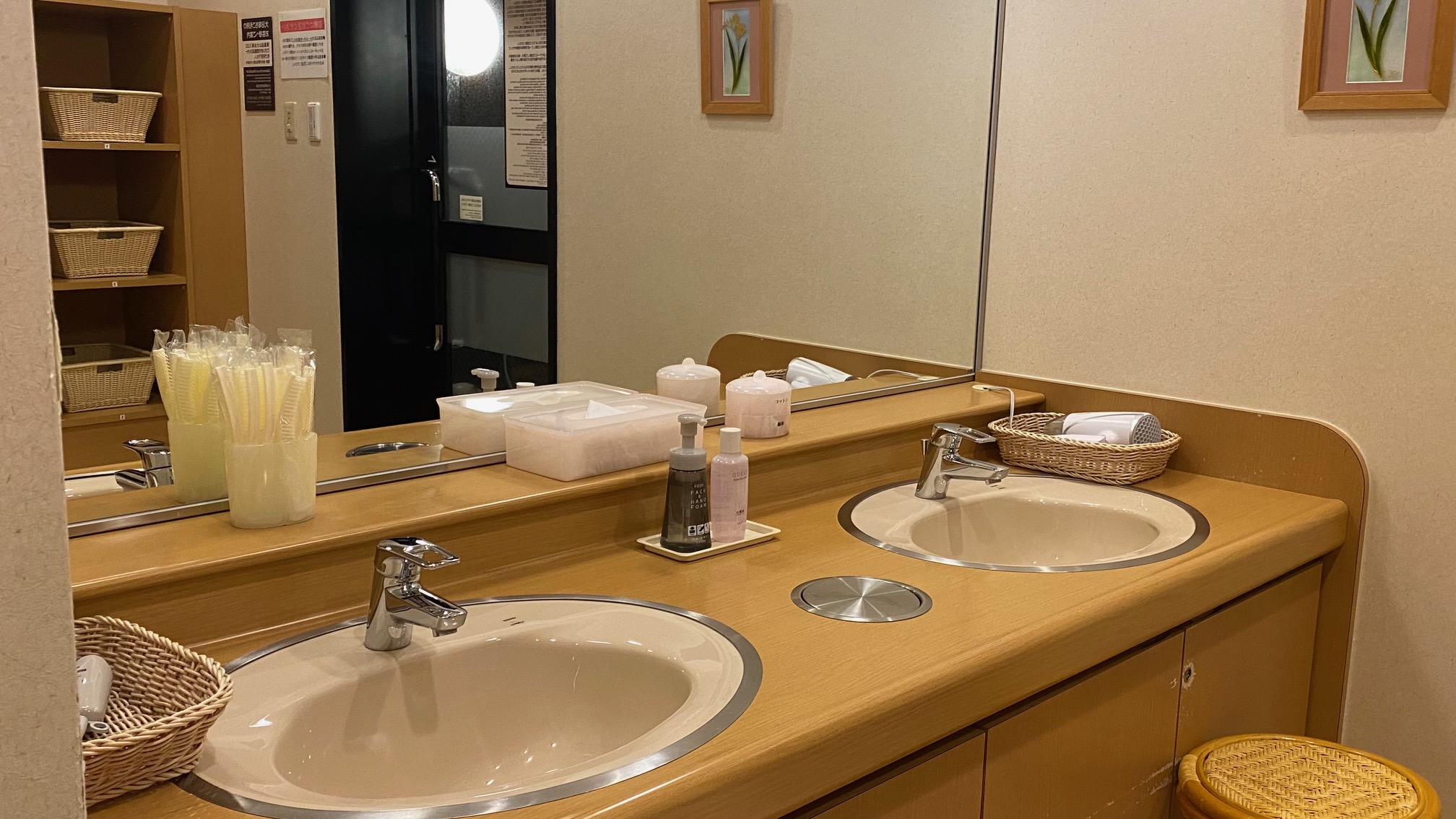女性大浴場　洗面台