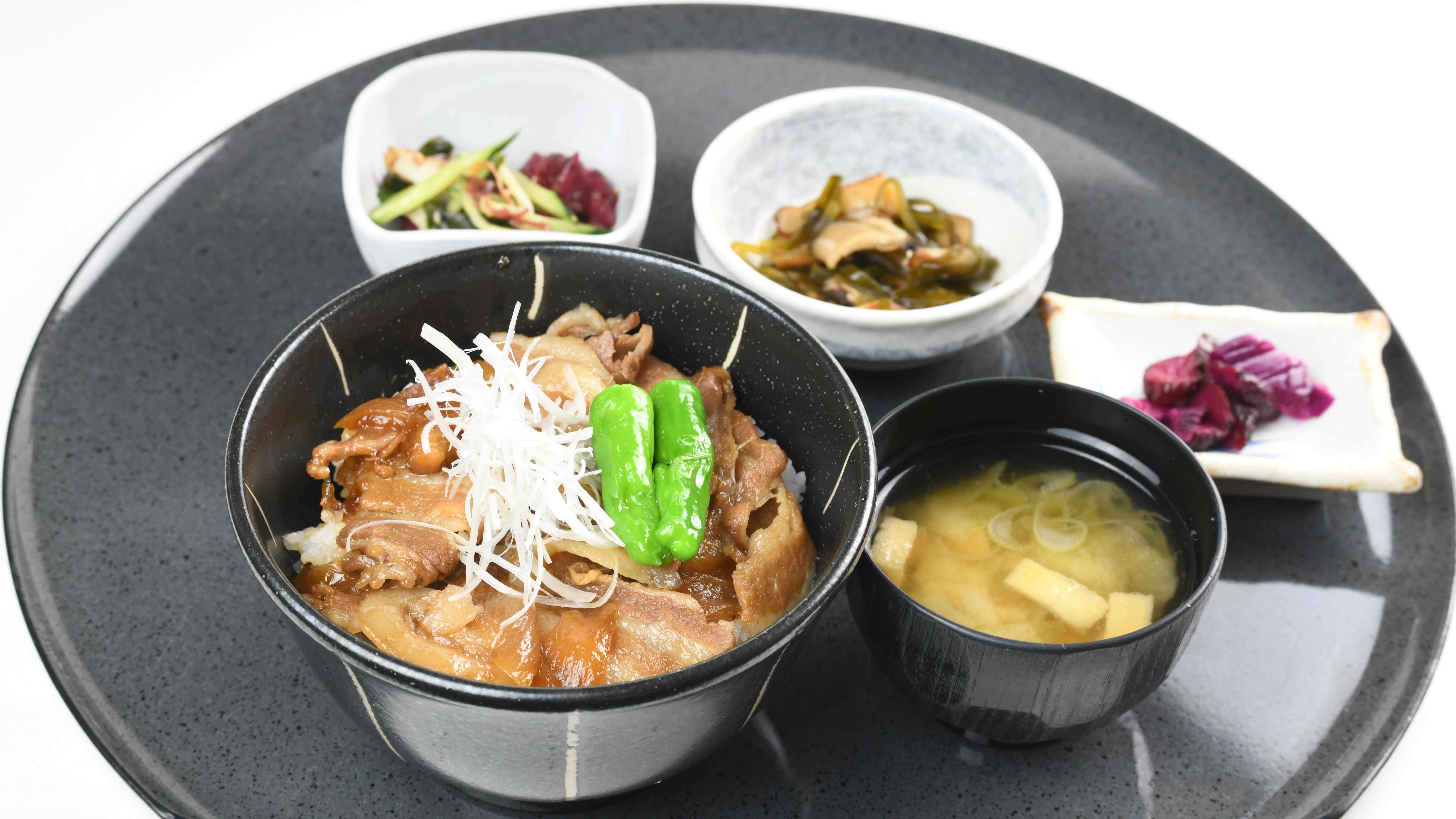 花巻限定夕食メニュー「白金豚丼定食」