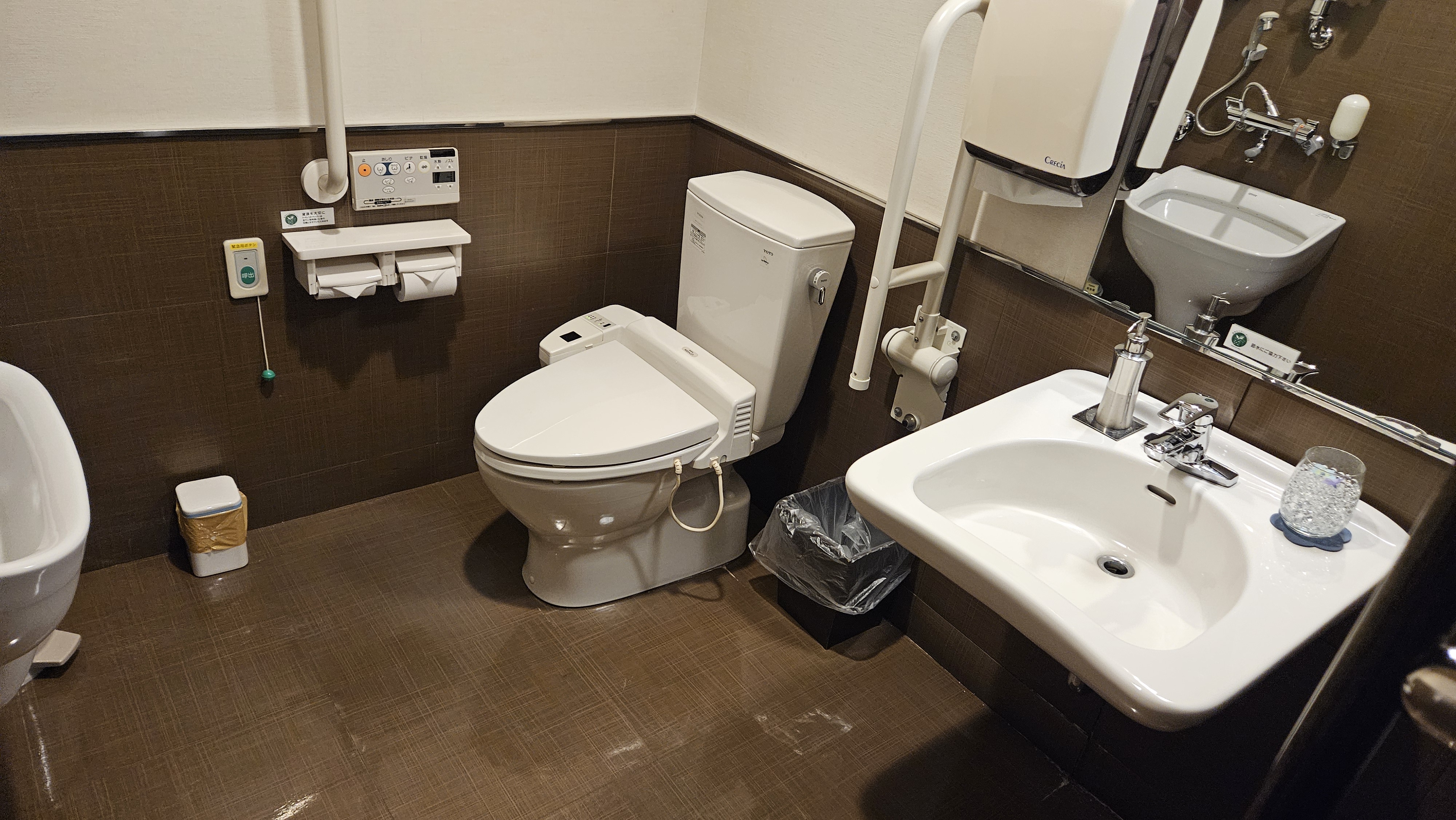 1階バリアフリートイレ