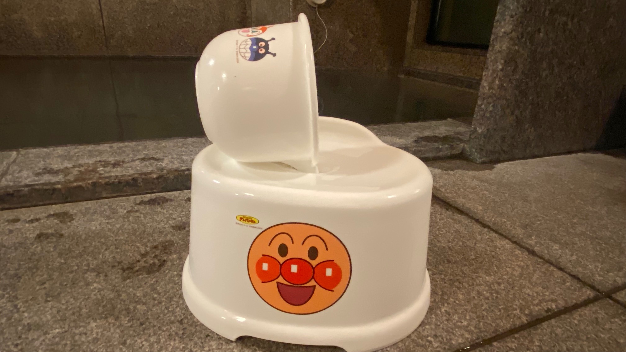 お子様用大浴場いすがございます。