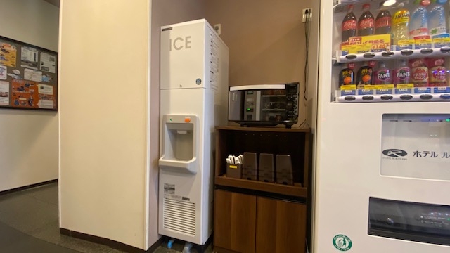 製氷機・電子レンジ（1階共用部にございます。）