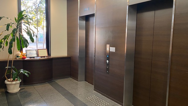 1Fエレベーターホール