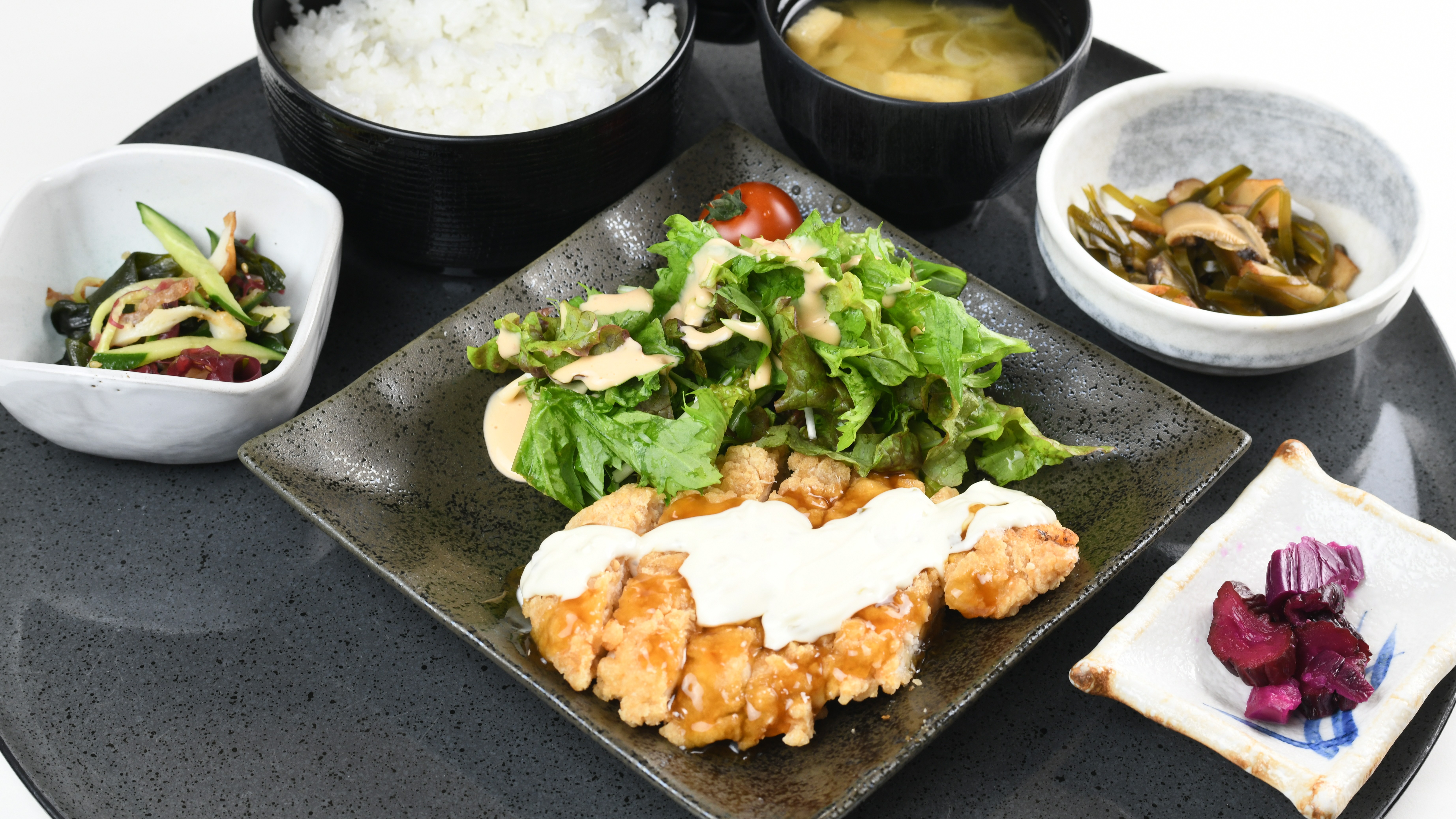 夕食メニュー「チキン南蛮定食」