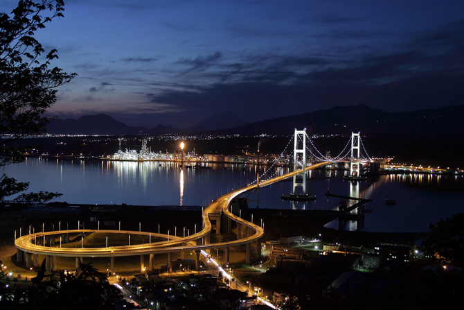 白鳥大橋と工場夜景