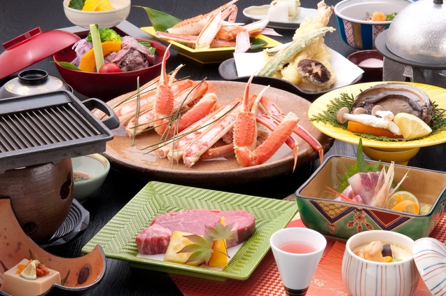 【さき楽60】山陰三大グルメで大満足「活け鮑＆焼蟹＆鳥取牛フィレステーキの会席」／個室食事処