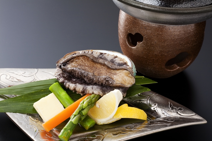 【大好評★】山陰四大グルメで大満足「伊勢海老＆活け鮑＆焼蟹＆鳥取牛フィレステーキの会席」／個室食事処