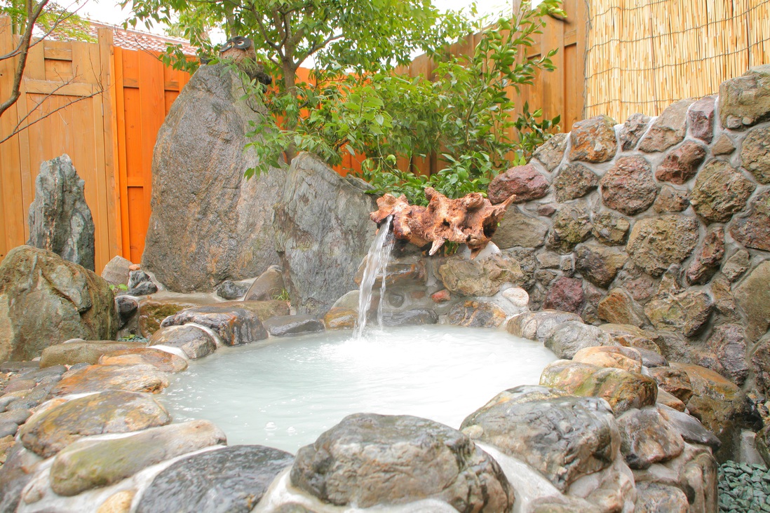 【大好評★】山陰三大グルメで大満足「活け鮑＆焼蟹＆鳥取牛フィレステーキの会席」／個室食事処