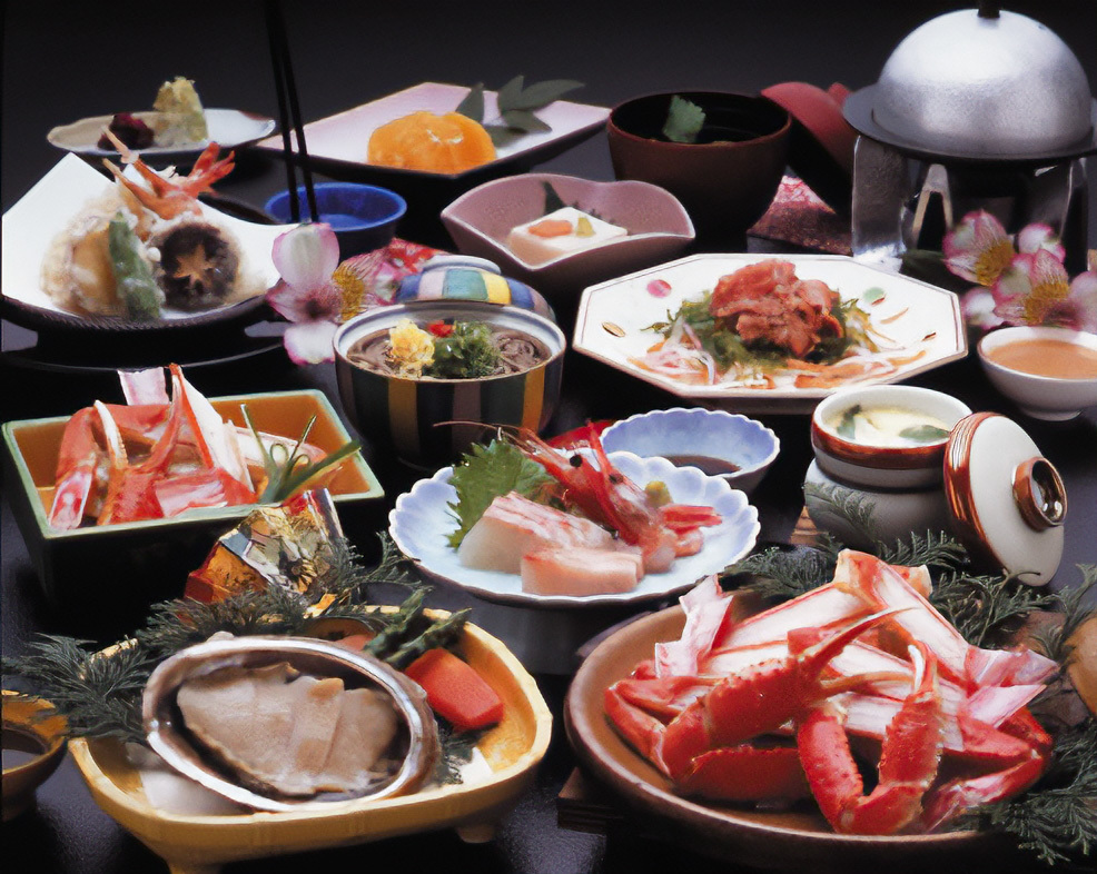 山陰の海の幸を満喫♪「活け鮑＆焼蟹のWメイン会席」／個室食事処