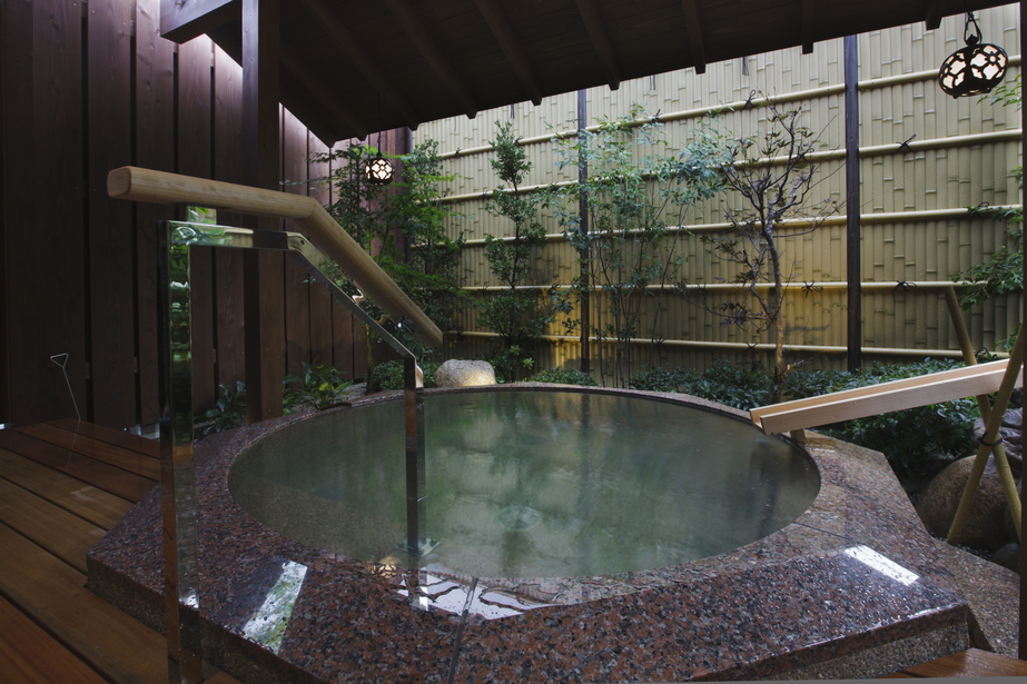 極上のどぐろを味わう「高級魚のどぐろ＆鳥取牛ステーキのWメイン会席」／個室食事処