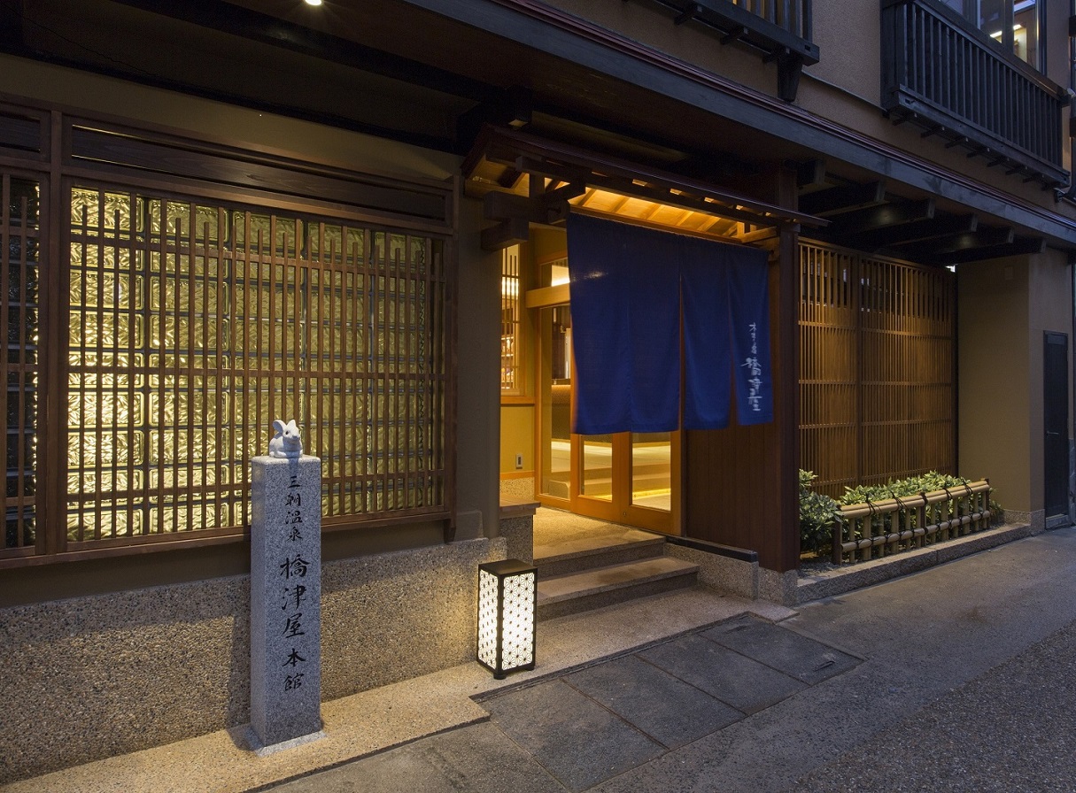 山陰の海の幸を満喫♪「活け鮑＆焼蟹のWメイン会席」／個室食事処