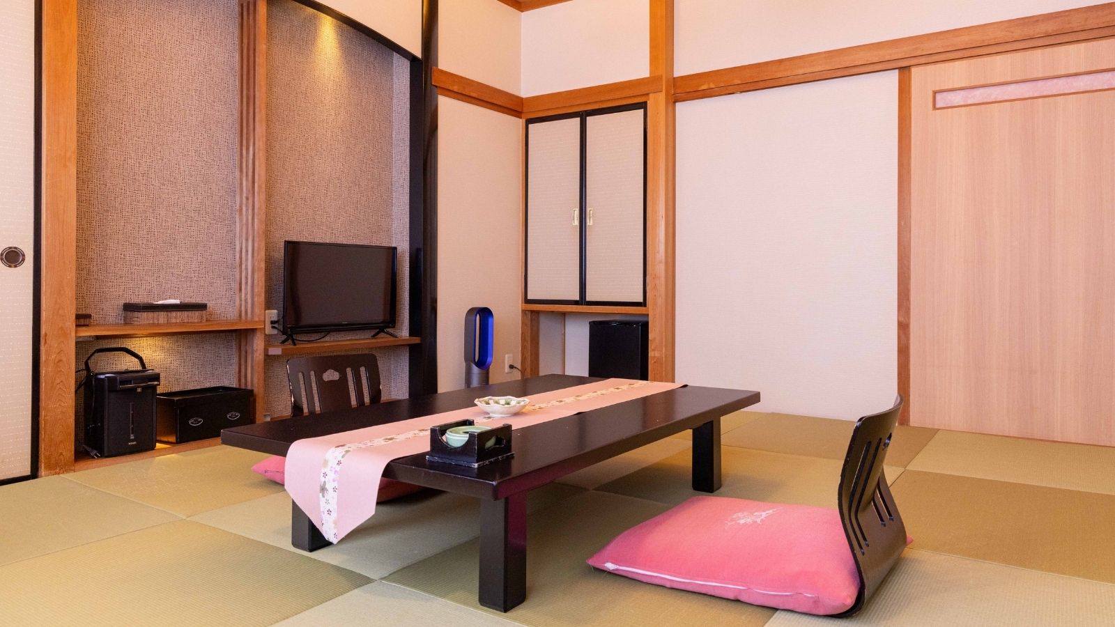 三朝温泉 木造りの宿 橋津屋 - 写真 4