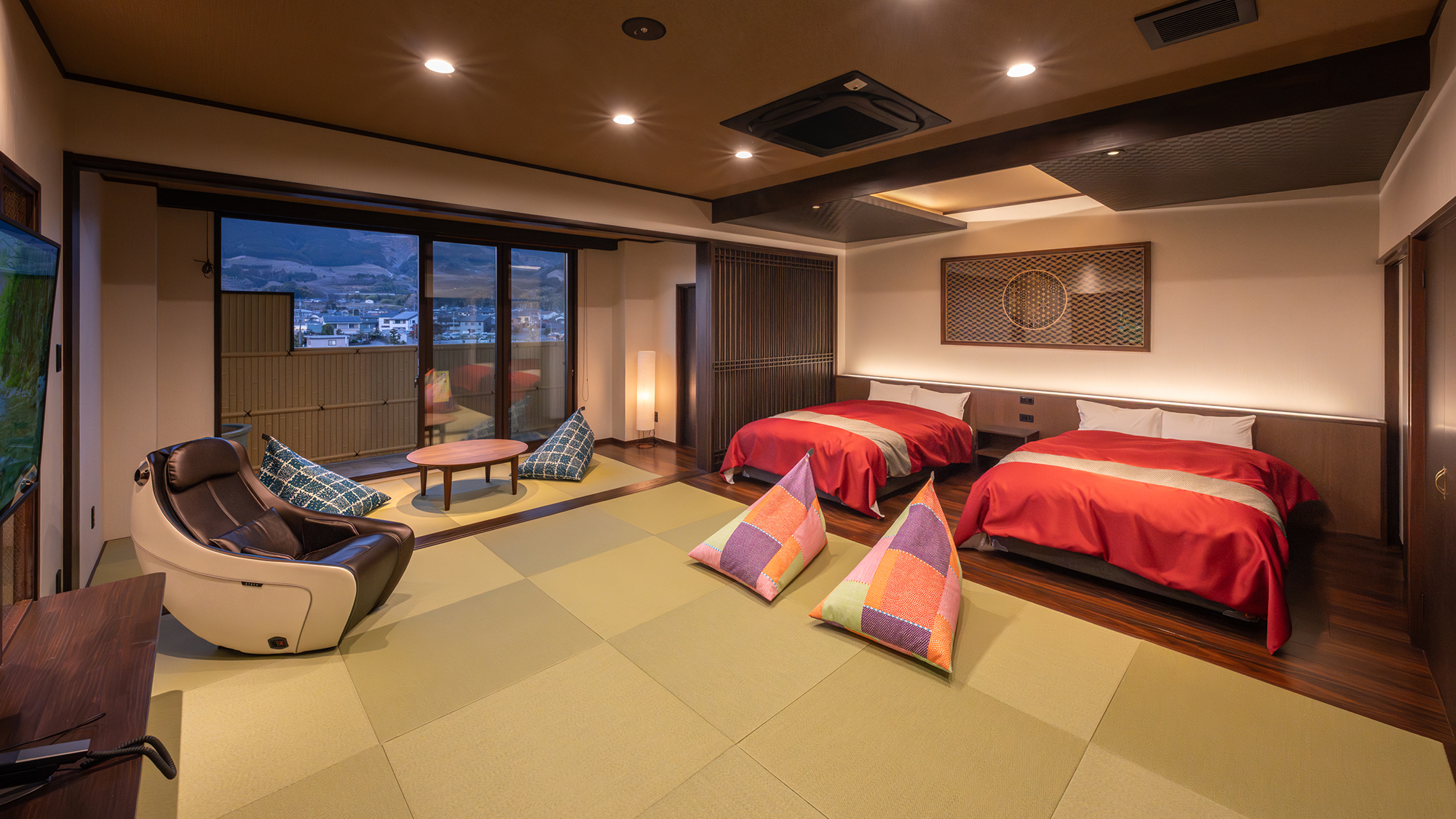 【リニューアル・悠然-yuuzen-】和の趣と洋の快適さが調和する贅沢な一室