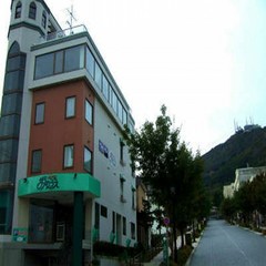 函館元町八幡坂に佇むプチホテル