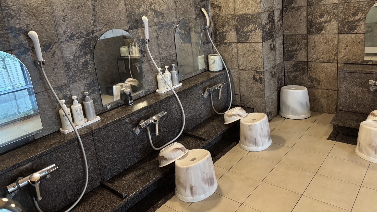 女性浴場　洗い場