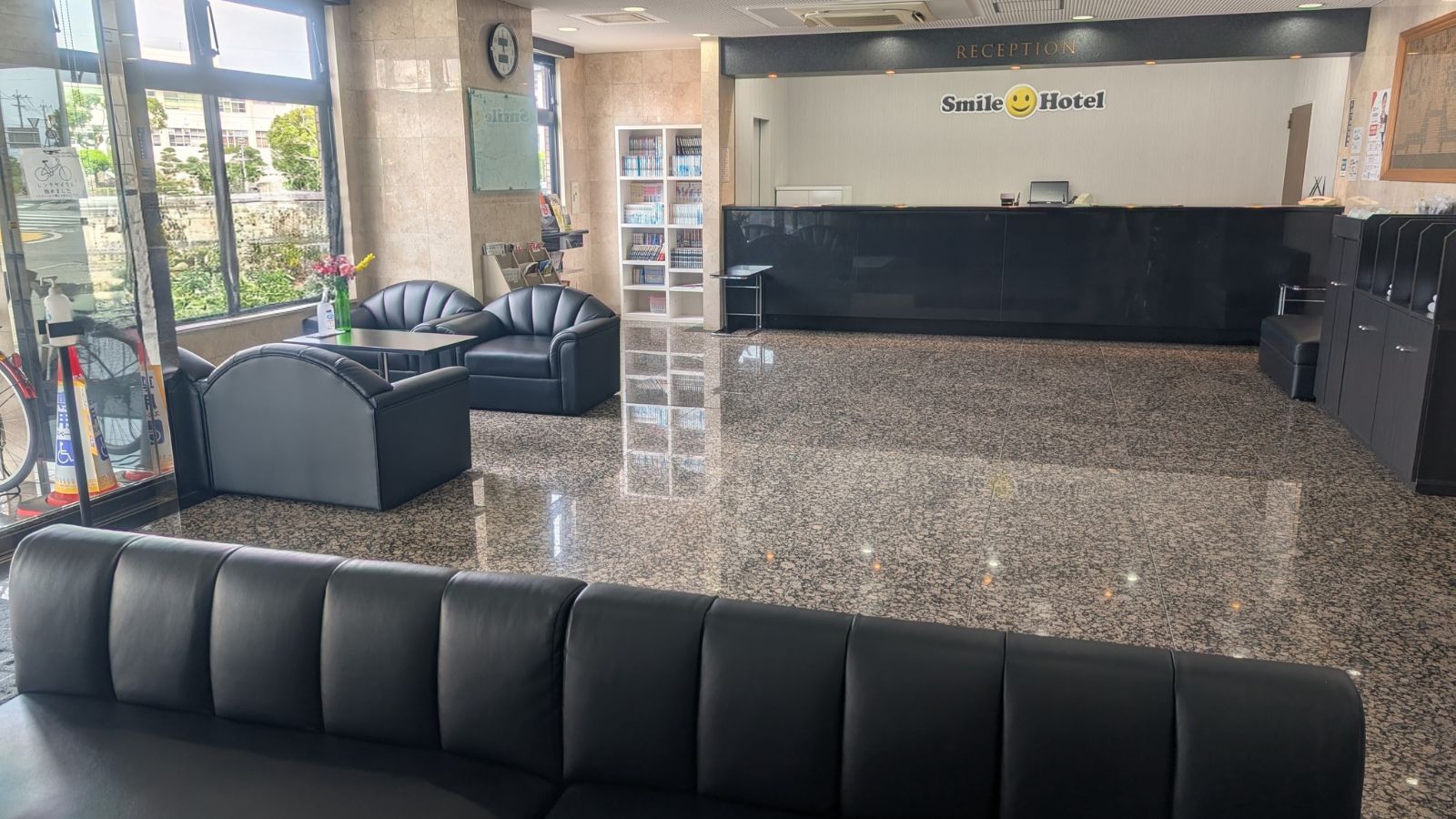 フロント＆ロビー(全体)