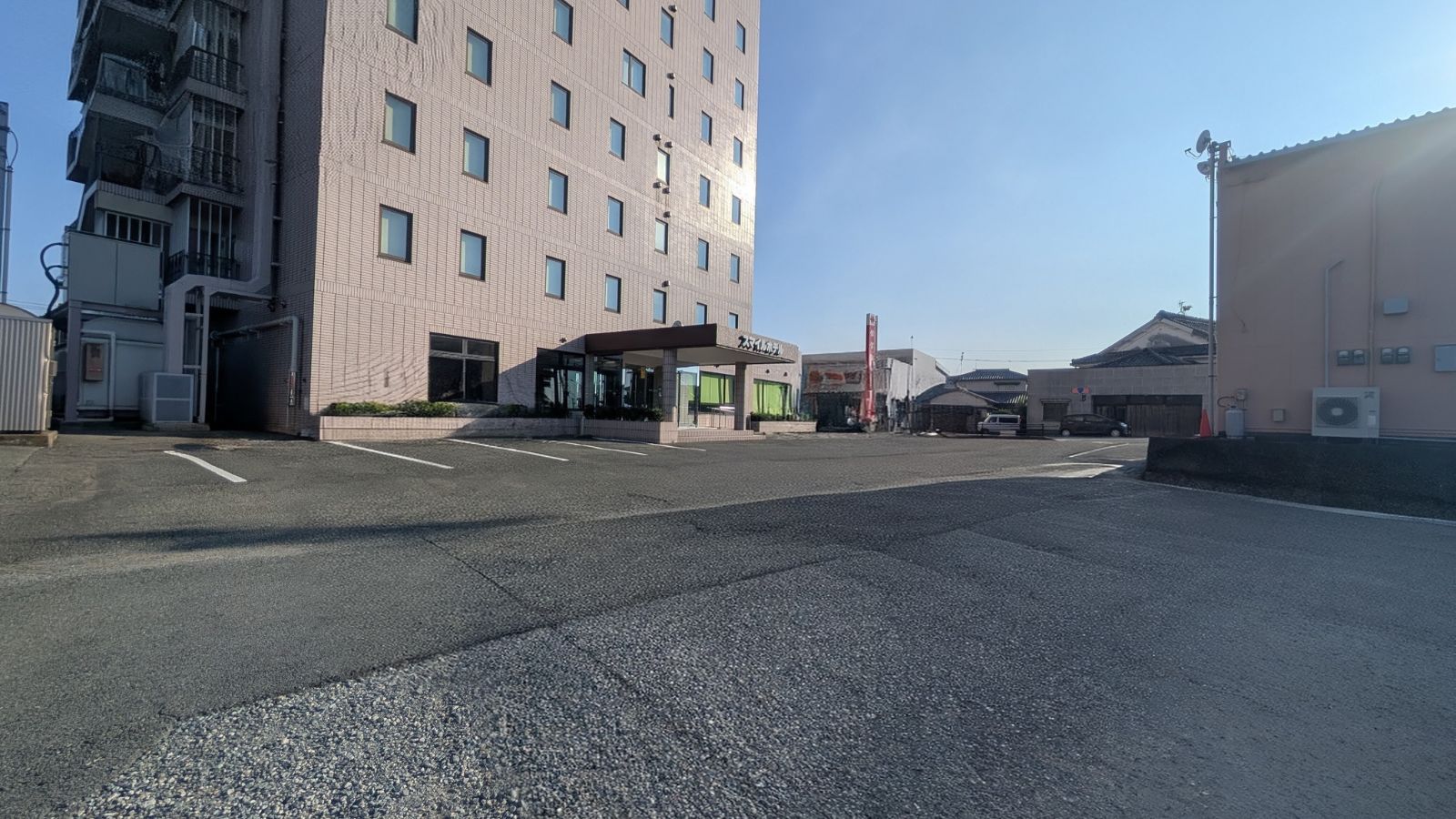 駐車場　目の前