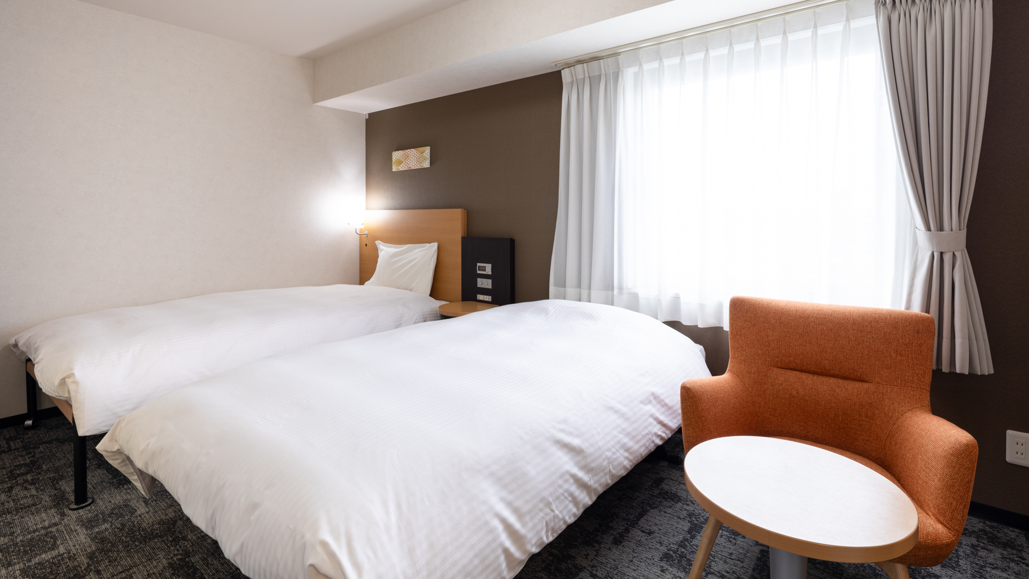 【ユニバーサルルーム】ベッド幅122cm◆バリアフリー設計のバスルーム