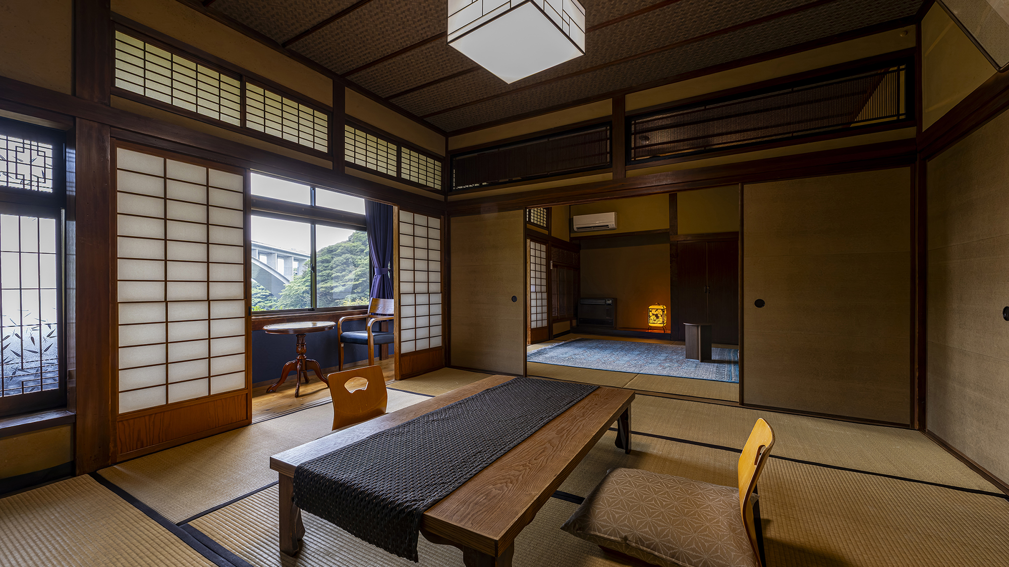 【和室16畳(8畳+8畳の二間続き)+ツインベッドルーム】