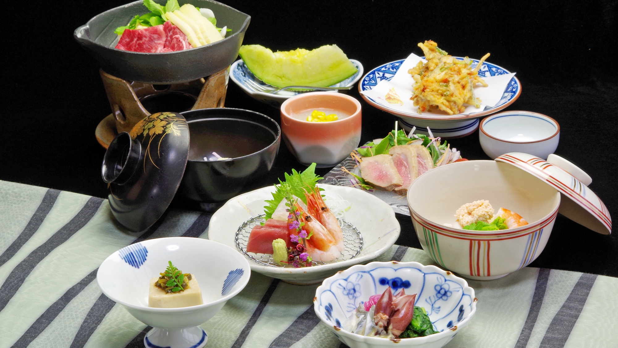 *【夕食（一例）】季節を大切に、料理長が丁寧に仕上げるご夕食です
