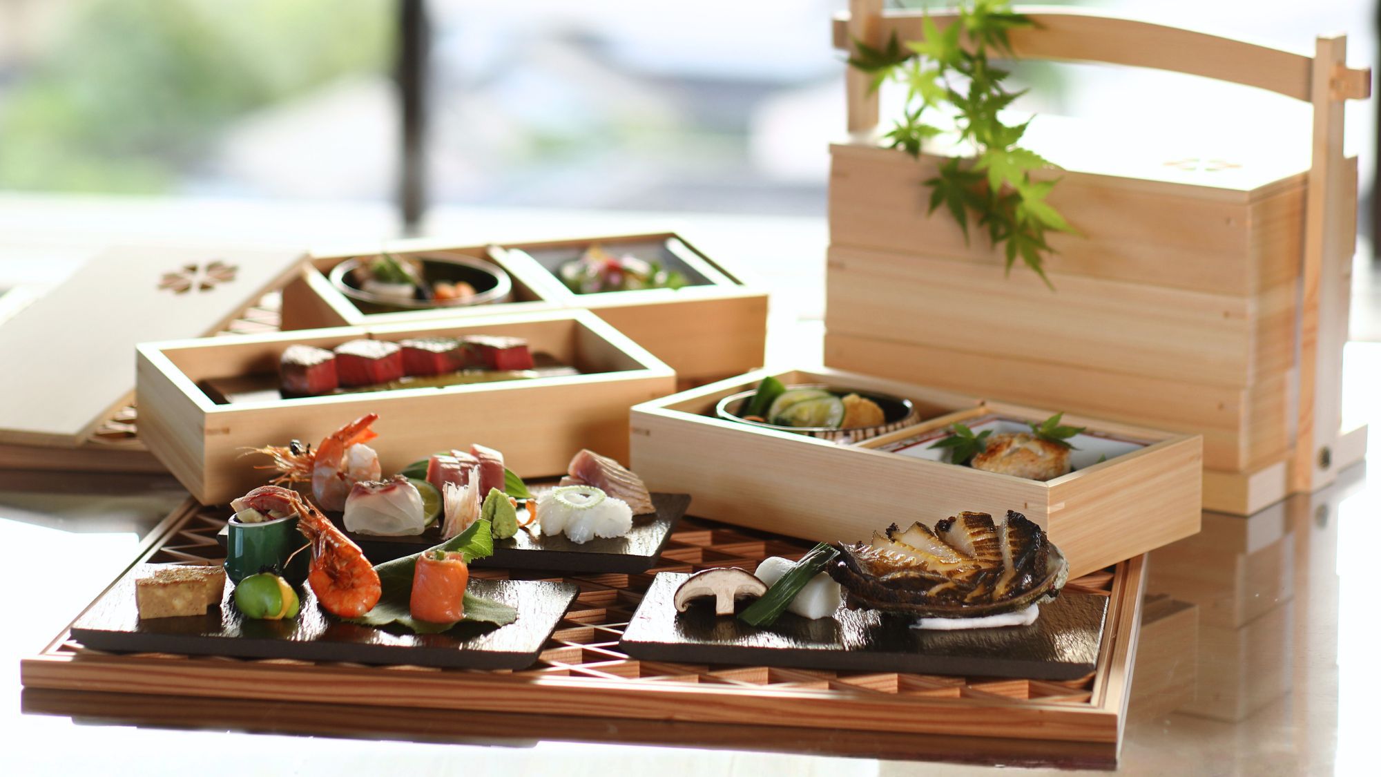 【大人の贅沢旅】最上階の展望半露天檜風呂付プレミアム客室で”山陰の美食”を満喫旅【お部屋食】