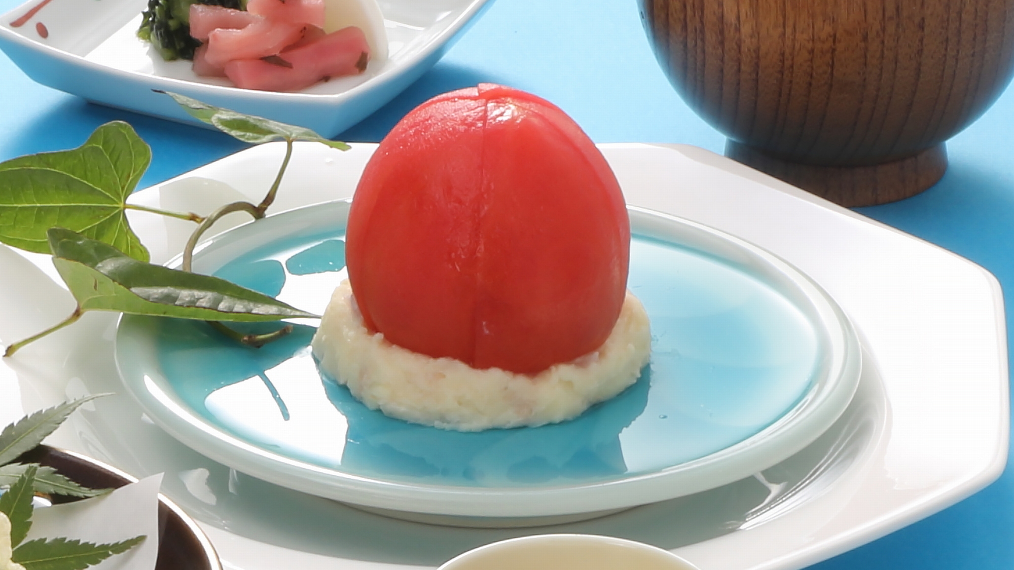 丸ごと完熟トマトサラダ