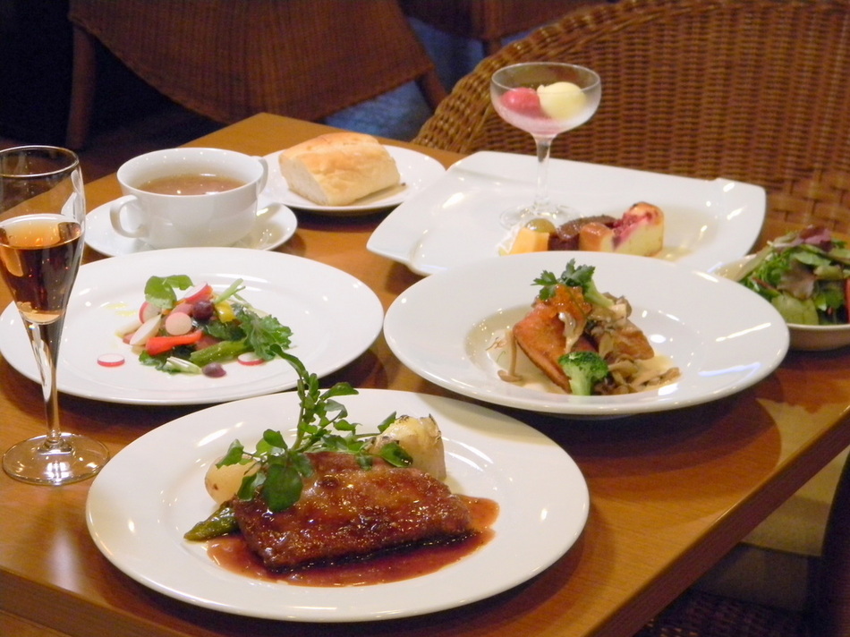 มื้อเย็นแบบสบายๆ (ภาพ)