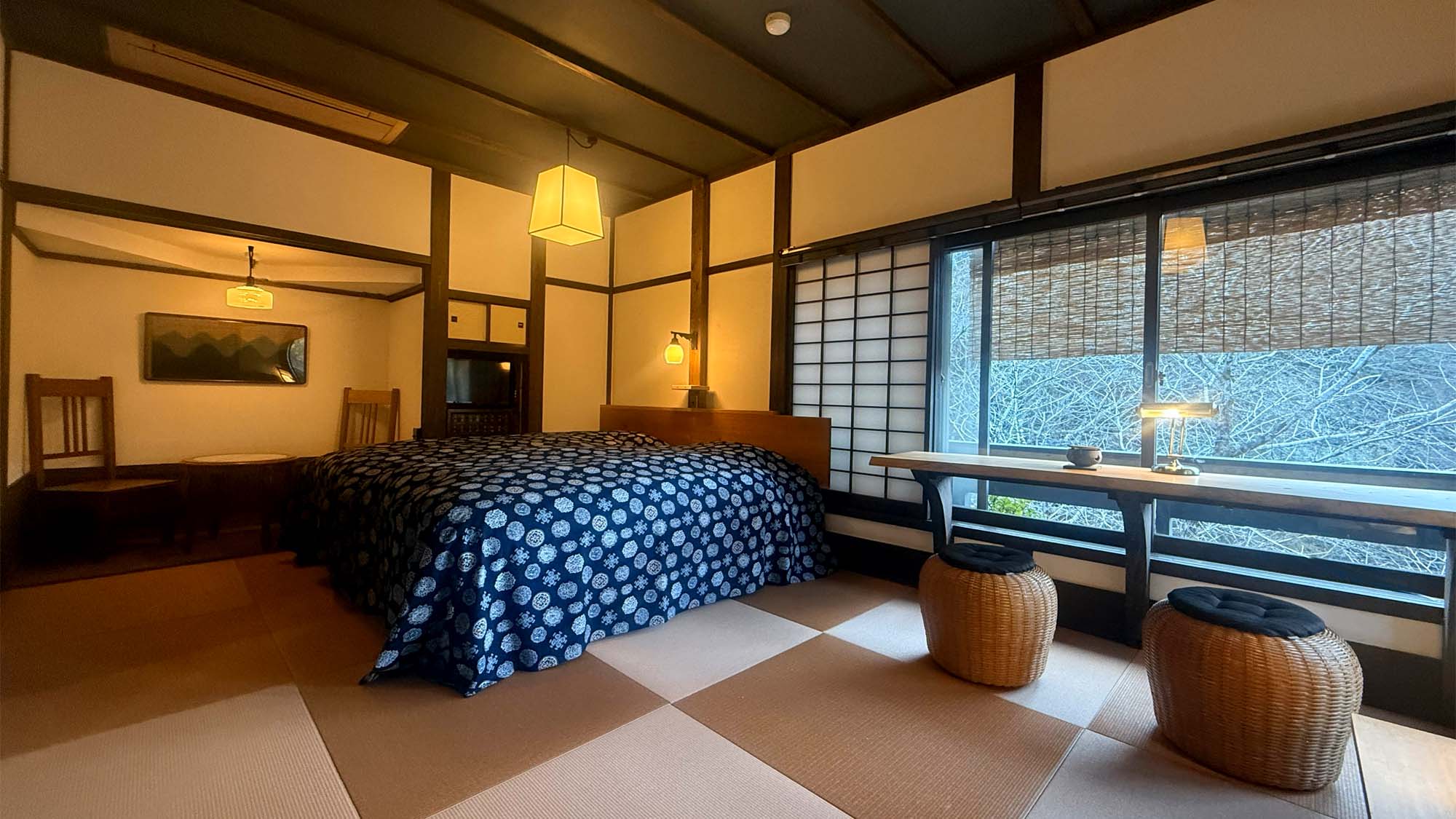 【日】温泉街を望む和洋室10畳（ツインベッド）