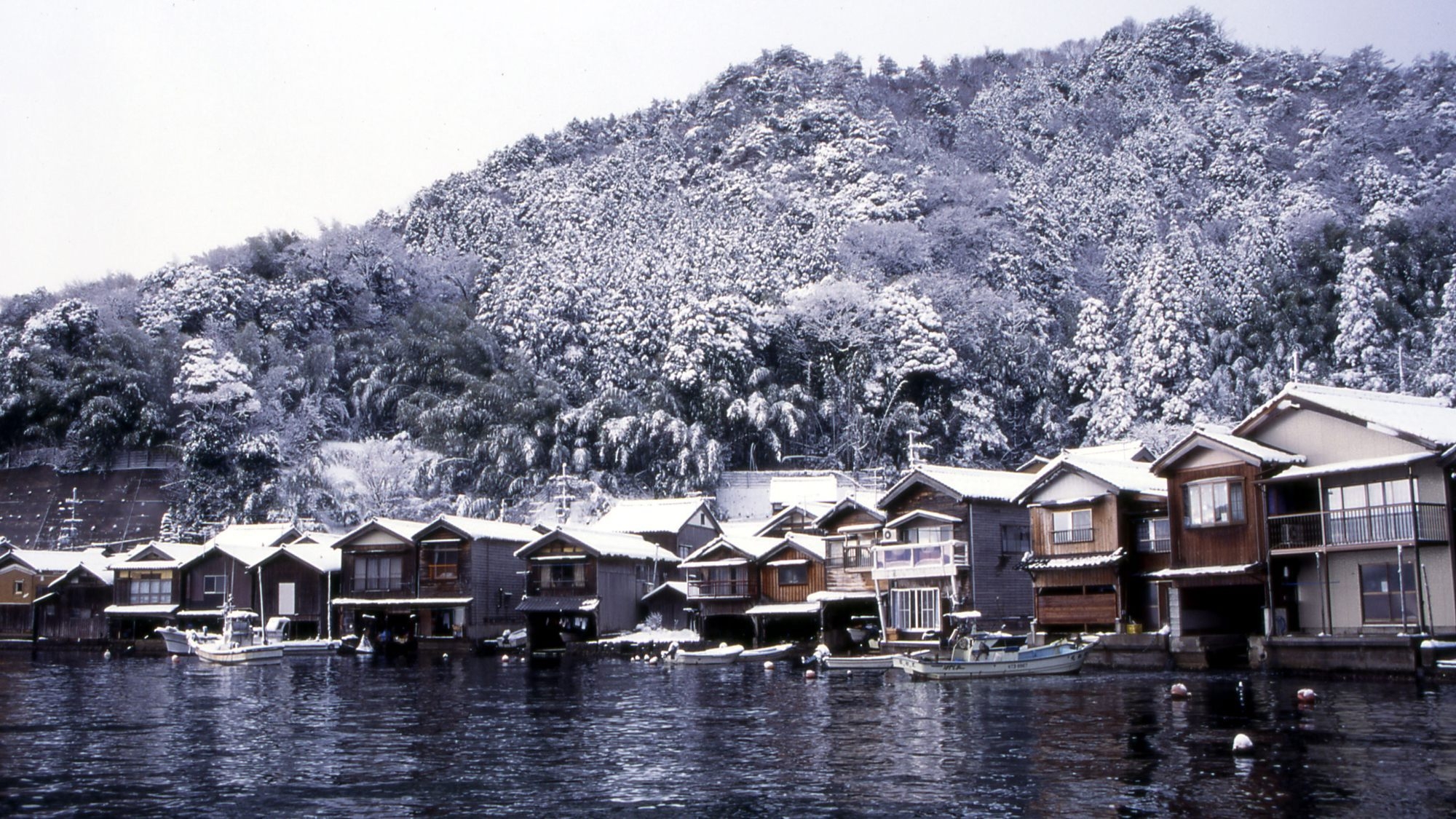 【スタンダード】温泉と宿泊者限定ラウンジで寛ぐひととき　シンプルステイ＜素泊まり・ラウンジ付＞