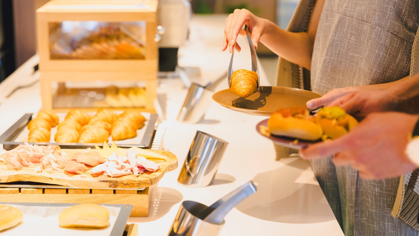 　【3連泊以上でお得】海の見えるレストランで朝食ビュッフェ＜朝食付＞レイトアウト12時