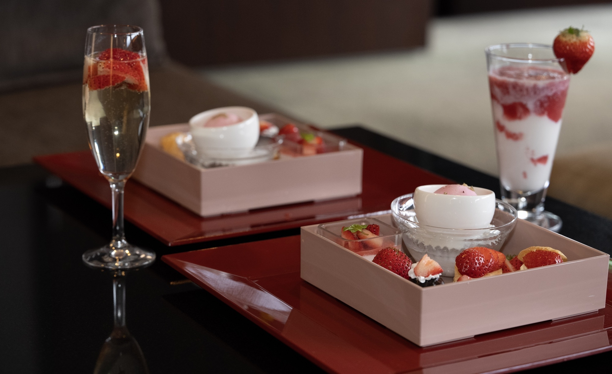 【いちご狩り付き】Mercureいちご女子旅〜乙姫の玉手箱スイーツステイ〜＜夕朝食・ラウンジ付＞