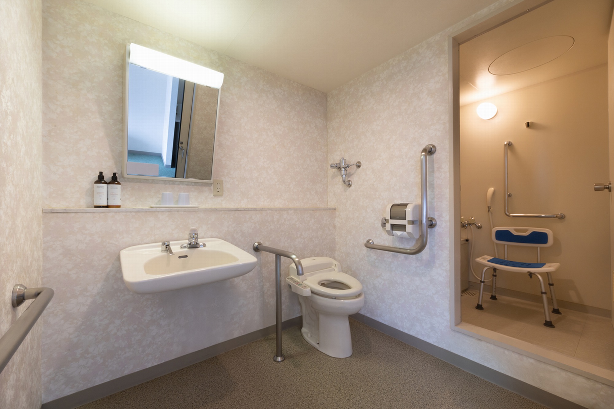 ■クラシックアクセッシブルルーム　バスルーム