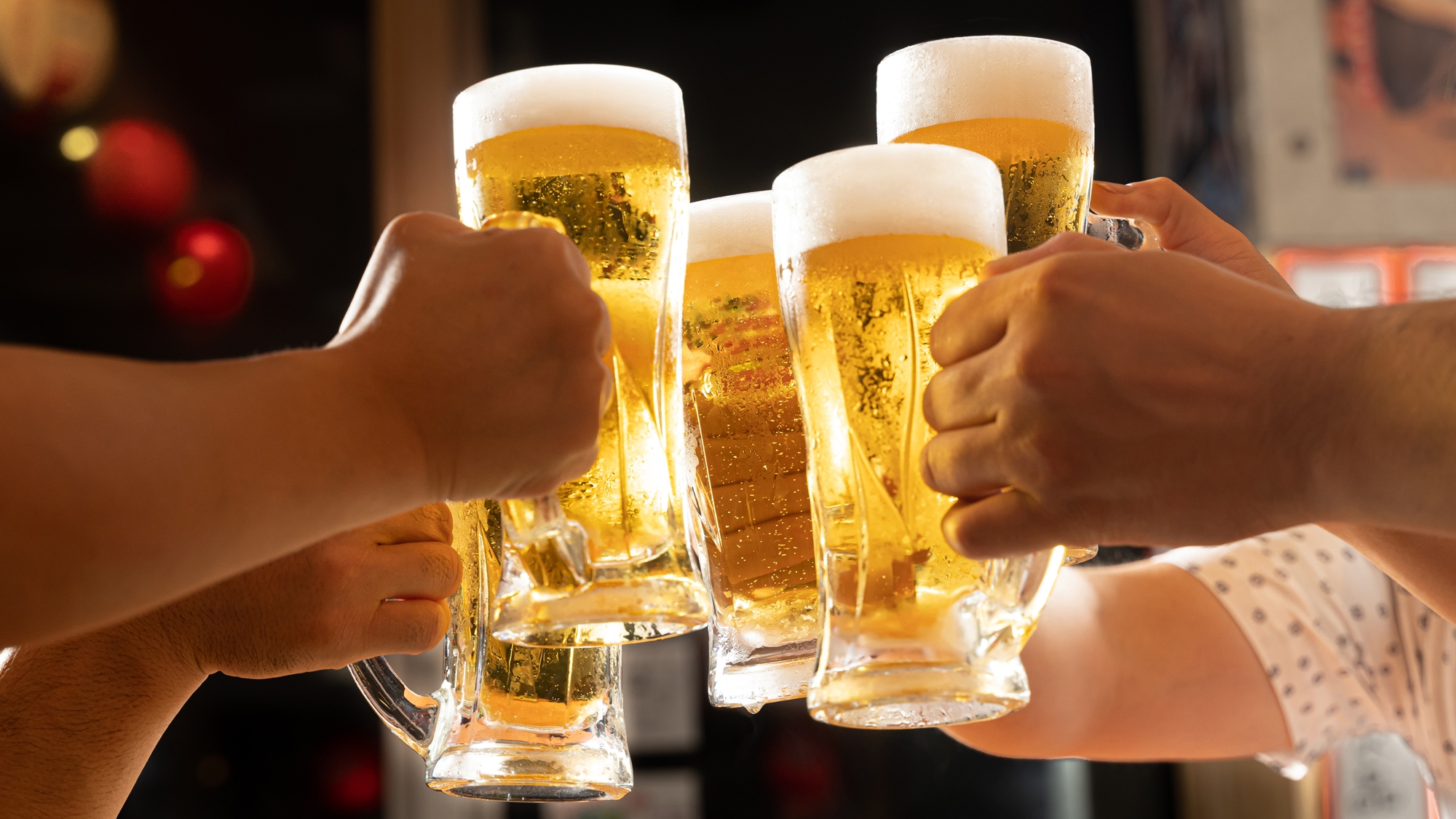 夕食ビュッフェで楽しめるキリン＆アサヒ等ビールやワインなど飲み物もフリーフロー